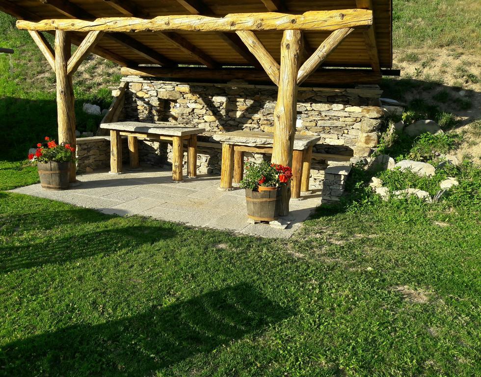 Souvenir De Tsaneli Roisan Exterior foto